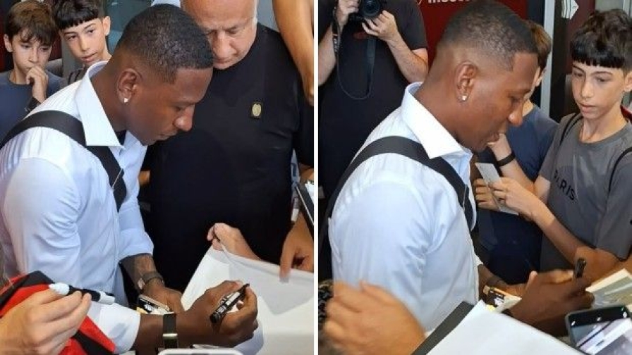 Estupinan arriva a Casa Milan: selfie e autografi con i giovani tifosi 4 Estupinan arriva a Casa Milan: selfie e autografi con i giovani tifosi