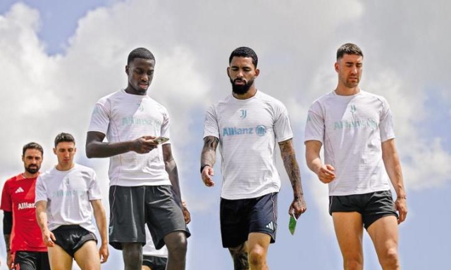Juve, i signor no: così Douglas Luiz, Vlahovic e Weah bloccano il mercato. I nodi da sciogliere 1 Juve, i signor no: così Douglas Luiz, Vlahovic e Weah bloccano il mercato. I nodi da sciogliere