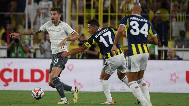 Guendouzi regala la partita a Mourinho, ma contro il Fenerbahçe la Lazio c'è 4 Guendouzi regala la partita a Mourinho, ma contro il Fenerbahçe la Lazio c'è