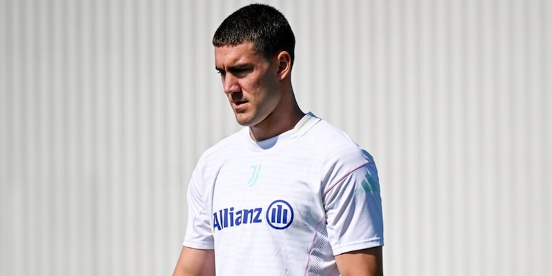 Stallo Vlahovic, il Milan non ha fretta: per la Juve spunta l’ipotesi contropartita 1 Stallo Vlahovic, il Milan non ha fretta: per la Juve spunta l’ipotesi contropartita