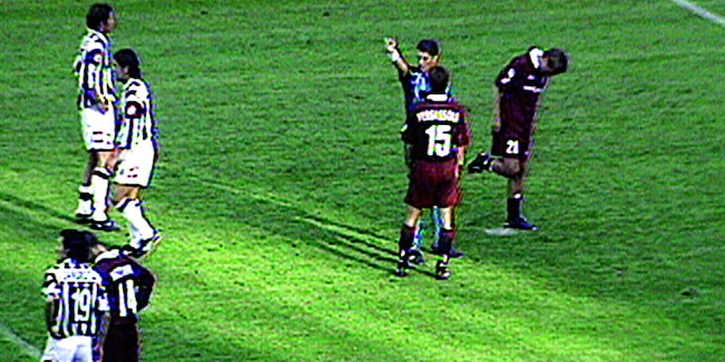 "Gli juventini mi maledicono ancora". Quella buca a Salas che decise il derby