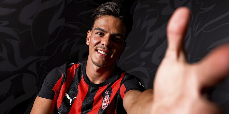 Jashari, un tifoso da curva per il centrocampo del Milan. Ma nel 2020 stava per ritirarsi 2 Jashari, un tifoso da curva per il centrocampo del Milan. Ma nel 2020 stava per ritirarsi