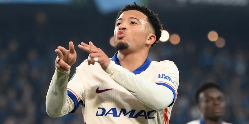 Sancho alla Roma, arriva l'indizio di mercato che scatena i tifosi: rimosse tutte le foto calcistiche dai suoi social 1 Sancho alla Roma, arriva l'indizio di mercato che scatena i tifosi: rimosse tutte le foto calcistiche dai suoi social
