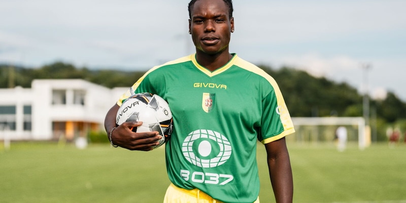 Off Samuel: il Pallone d'Oro di YouTube Italia si unisce all'Asdc Almè Calcio 2 Off Samuel: il Pallone d'Oro di YouTube Italia si unisce all'Asdc Almè Calcio