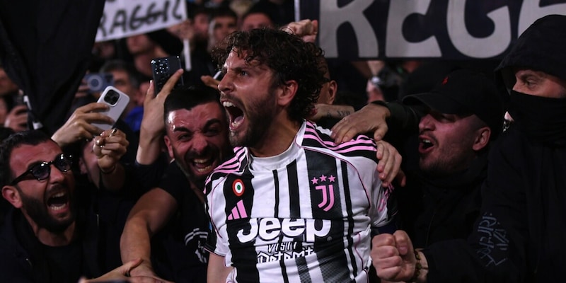 Locatelli risponde alle voci di mercato: il gesto per la Juve dice tutto 4 Locatelli risponde alle voci di mercato: il gesto per la Juve dice tutto