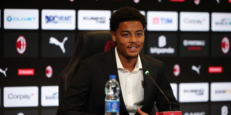 Milan, De Winter si presenta: "Allegri? All'inizio non mi piaceva. E sul mio ruolo..." 4 Milan, De Winter si presenta: "Allegri? All'inizio non mi piaceva. E sul mio ruolo..."