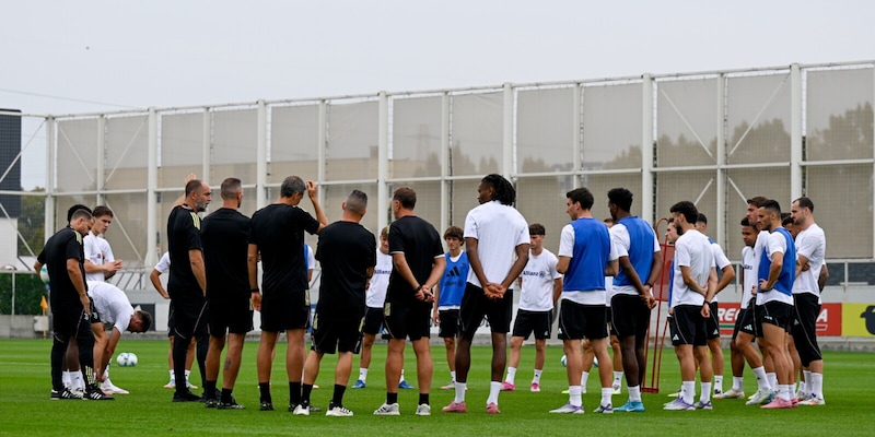 Juve, un’altra assenza contro il Genoa: i convocati svelano l’indizio mercato 1 Juve, un’altra assenza contro il Genoa: i convocati svelano l’indizio mercato