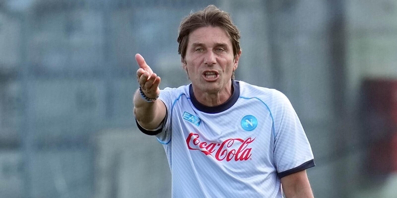Conte: "Vincere due scudetti col Napoli? Stiamo belli calmi. L'importante è..." 4 Conte: "Vincere due scudetti col Napoli? Stiamo belli calmi. L'importante è..."