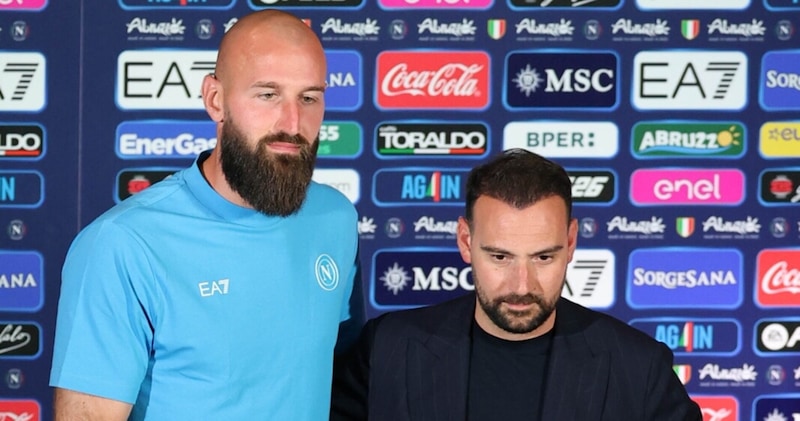 Milinkovic Savic: "Il Napoli mi ha cercato da marzo. Conte mi ha chiesto..." 1 Milinkovic Savic: "Il Napoli mi ha cercato da marzo. Conte mi ha chiesto..."