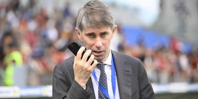 Roma, Massara è sbarcato a Pisa: il mercato si fa dalla tribuna dell'Arena Garibaldi 4 Roma, Massara è sbarcato a Pisa: il mercato si fa dalla tribuna dell'Arena Garibaldi