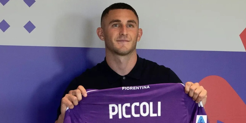 Piccoli-Fiorentina, trenta milioni al Cagliari: "Tanta ambizione, sarà una grandissima stagione" 1 Piccoli-Fiorentina, trenta milioni al Cagliari: "Tanta ambizione, sarà una grandissima stagione"