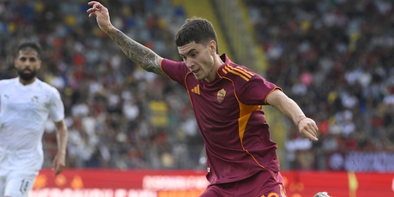 Soulé ancora a segno, Dybala torna titolare: sorrisi Roma, ma è solo 2-2 col Neom 1 Soulé ancora a segno, Dybala torna titolare: sorrisi Roma, ma è solo 2-2 col Neom