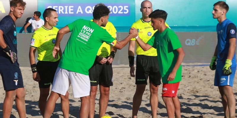 Lega Dilettanti-Beach Soccer: atleti e tifosi fanno squadra per l'ambiente 2 Lega Dilettanti-Beach Soccer: atleti e tifosi fanno squadra per l'ambiente