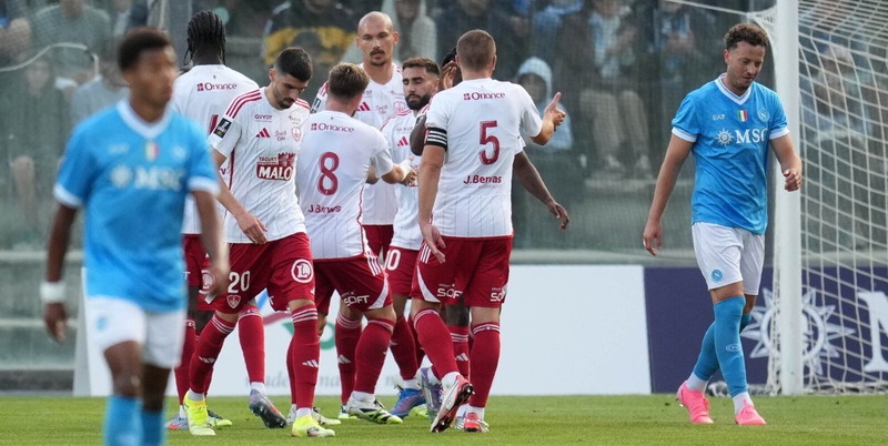 Il Napoli di Conte ko contro il Brest: palo De Bruyne, non basta il gol di Lucca
1 Il Napoli di Conte ko contro il Brest: palo De Bruyne, non basta il gol di Lucca