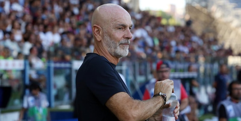 Fiorentina, Pioli pareggia con il Cagliari: "Ci è sfuggita per poco. Ecco perché Dzeko non ha giocato" 1 Fiorentina, Pioli pareggia con il Cagliari: "Ci è sfuggita per poco. Ecco perché Dzeko non ha giocato"