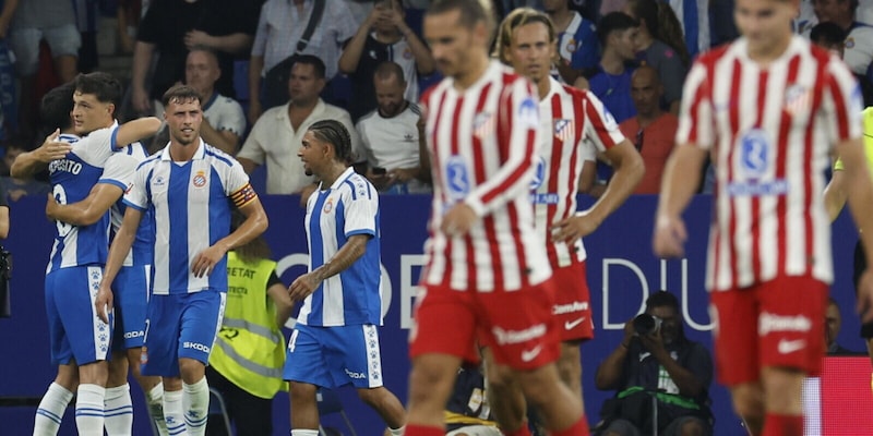 Esordio amaro per l'Atletico Madrid: l'Espanyol vince in rimonta. Siviglia ko con il Bilbao 1 Esordio amaro per l'Atletico Madrid: l'Espanyol vince in rimonta. Siviglia ko con il Bilbao