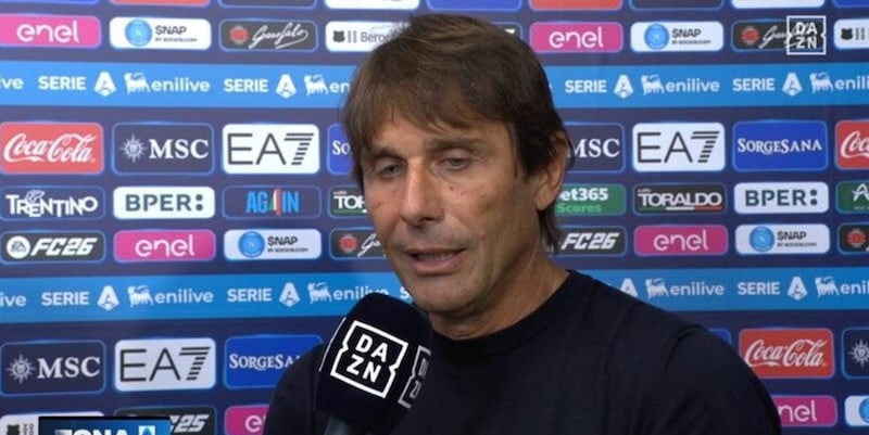 Conte rimanda il mercato Napoli: "Saranno futuro, ma oggi...". E il sorriso dice tutto