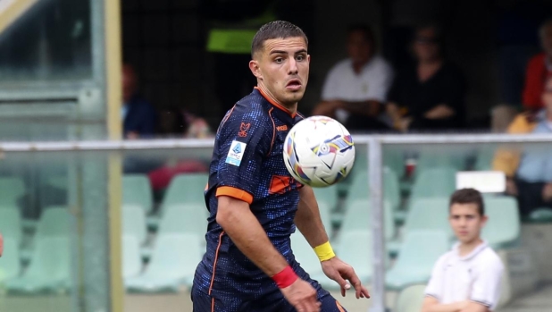 Ahi, Lecce: il Monopoli rimonta e fa 2-2. Krstovic e Pierotti in gol, Camarda sbaglia un rigore 4 Ahi, Lecce: il Monopoli rimonta e fa 2-2. Krstovic e Pierotti in gol, Camarda sbaglia un rigore