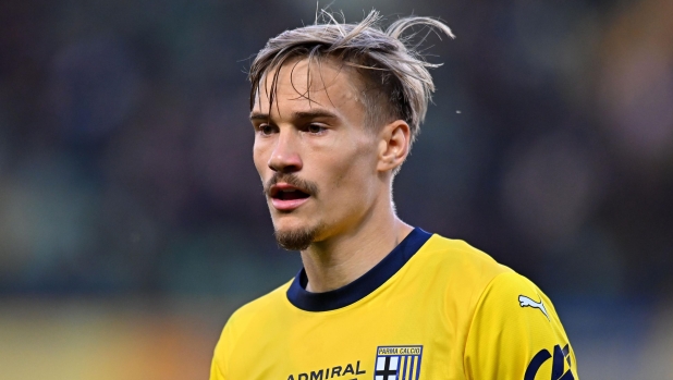 Parma, vittoria in rimonta con la Pro Vercelli: a segno Almqvist e Mikolajewski 3 Parma, vittoria in rimonta con la Pro Vercelli: a segno Almqvist e Mikolajewski