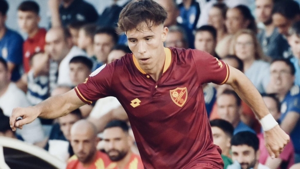 In Spagna una divisa ispirata da Totti e la Roma: "Chi non tifa la squadra della propria città..." 1 In Spagna una divisa ispirata da Totti e la Roma: "Chi non tifa la squadra della propria città..."