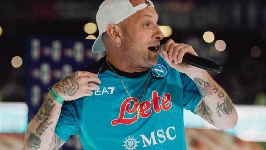 Clementino: "Ecco perché dopo De Bruyne anche Messi può arrivare al Napoli" 1 Clementino: "Ecco perché dopo De Bruyne anche Messi può arrivare al Napoli"