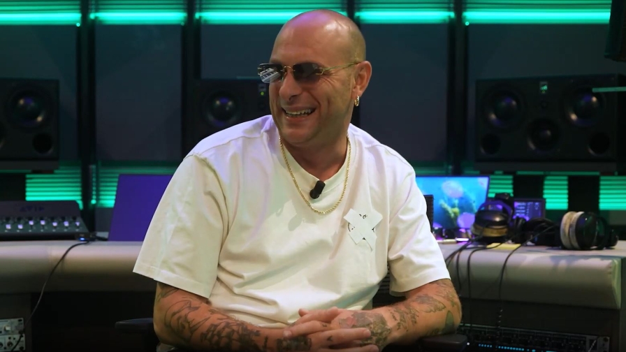 Clementino: "Quando dissi a Pelé che Maradona era meglio di lui" 1 Clementino: "Quando dissi a Pelé che Maradona era meglio di lui"