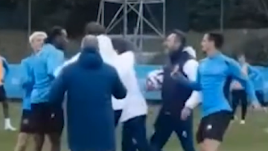 De Zerbi a muso duro con Kone (ora al Sassuolo): "Vai a farti la doccia, chiama il tuo agente!" 2 De Zerbi a muso duro con Kone (ora al Sassuolo): "Vai a farti la doccia, chiama il tuo agente!"