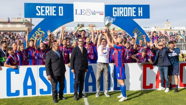 Serie C, le neopromosse. Sogno Casarano: l'ex laboratorio di Corvino e Miccoli vuole fare le scarpe a tutti 2 Serie C, le neopromosse. Sogno Casarano: l'ex laboratorio di Corvino e Miccoli vuole fare le scarpe a tutti