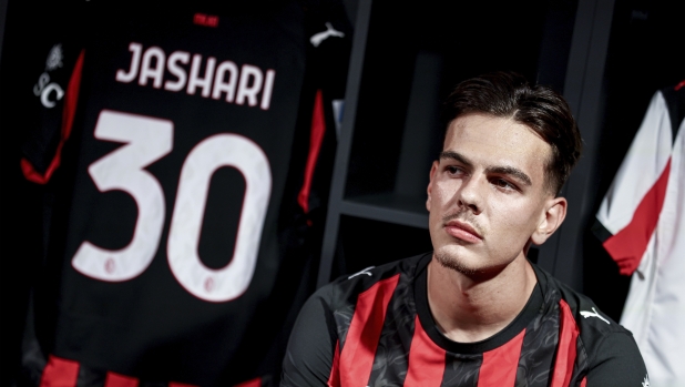 Jashari aveva dato la "besa" al Milan: una promessa che a Tirana è come una firma sul contratto 4 Jashari aveva dato la "besa" al Milan: una promessa che a Tirana è come una firma sul contratto