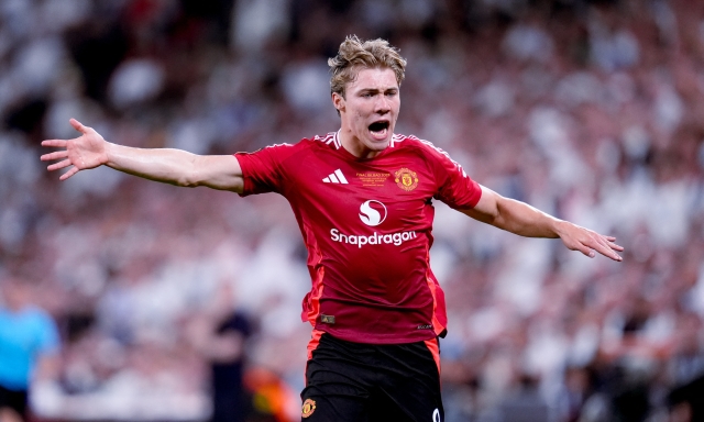 Titolare in rossonero o giocarsi il posto con Sesko? Il dubbio di Hojlund, mentre il Milan preme