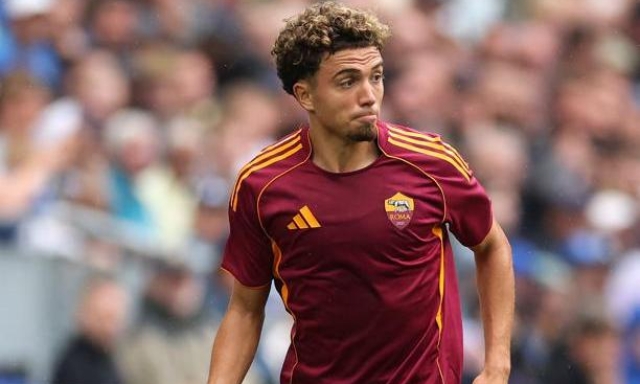 El Aynaoui: "Ho la 8 per Iniesta. Nainggolan, storia della Roma. Magari potessi ripetere le sue gesta" 3 El Aynaoui: "Ho la 8 per Iniesta. Nainggolan, storia della Roma. Magari potessi ripetere le sue gesta"