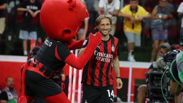 Una prima da sogno al Meazza: applausi per i tutti i nuovi acquisti. Tifosi in delirio per Modric 1 Una prima da sogno al Meazza: applausi per i tutti i nuovi acquisti. Tifosi in delirio per Modric