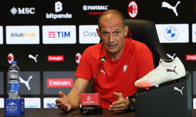 Allegri: "Milan, serve equilibrio. Difesa a 3? Dipende dai giocatori. Molto contento di Gimenez" 1 Allegri: "Milan, serve equilibrio. Difesa a 3? Dipende dai giocatori. Molto contento di Gimenez"