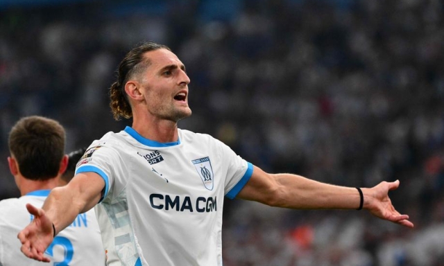Paradosso Milan: difesa e attacco sono in difficoltà, ma il mercato punta sul centrocampo 1 Paradosso Milan: difesa e attacco sono in difficoltà, ma il mercato punta sul centrocampo