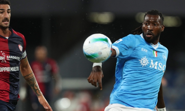 Gol di Anguissa al 95', il Napoli batte un ottimo Cagliari all'ultimo respiro