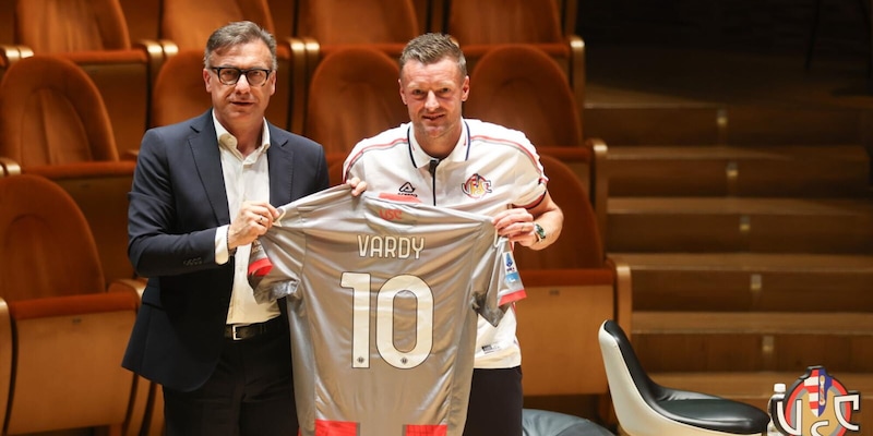 Cremonese è già Vardy mania: boom di maglie vendute e attesa per l'esordio in serie A 2 Cremonese è già Vardy mania: boom di maglie vendute e attesa per l'esordio in serie A