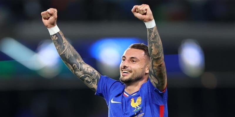 Clauss-Juve, Comolli prova il colpo last minute dopo Openda e Zhegrova: i dettagli 1 Clauss-Juve, Comolli prova il colpo last minute dopo Openda e Zhegrova: i dettagli