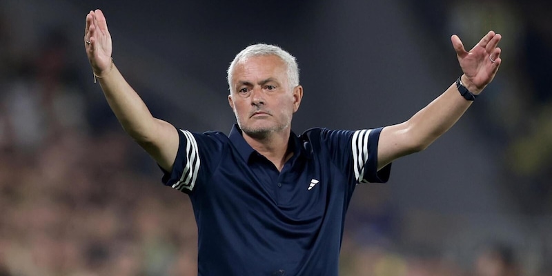 Mourinho-Benfica, il ritorno dove tutto è iniziato. Ecco perché il calcio non può fare a meno del suo Special 3 Mourinho-Benfica, il ritorno dove tutto è iniziato. Ecco perché il calcio non può fare a meno del suo Special