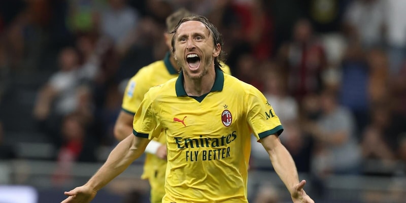 La scoperta del Milan: Modric non ha 40 anni, in realtà ne ha 20 x 2 2 La scoperta del Milan: Modric non ha 40 anni, in realtà ne ha 20 x 2