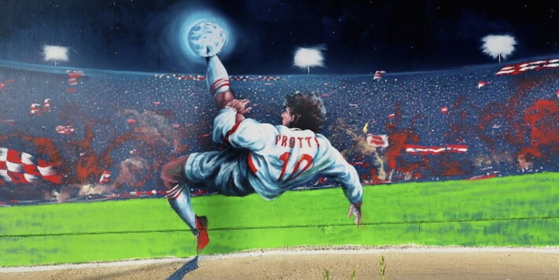 Bari, spunta un murale dedicato a Protti: il commovente messaggio dell'ex bomber