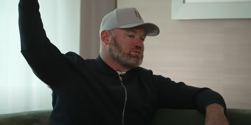 Rooney confida a Ferdinand i problemi con l'alcol: "Senza mia moglie sarei morto"