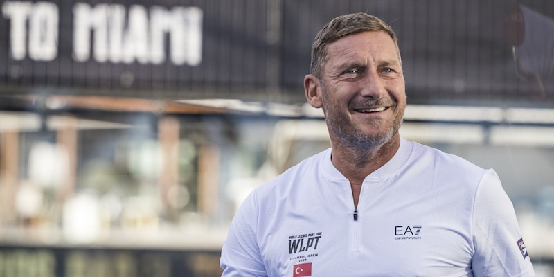 Totti e il derby senza freni: “La Roma ha il gruppo, la Lazio invece…” 2 Totti e il derby senza freni: “La Roma ha il gruppo, la Lazio invece…”