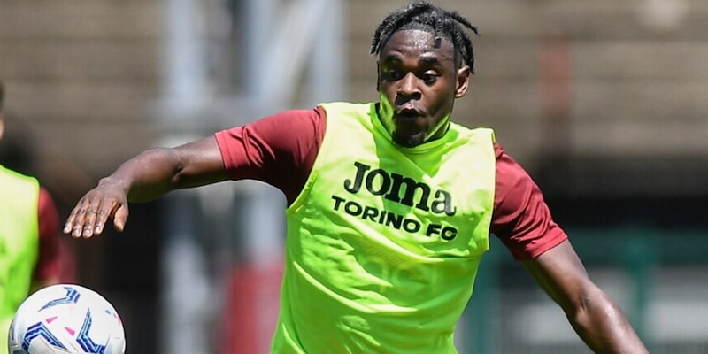 Torino, Zapata show: scatta, tira, segna, urla! 2 Torino, Zapata show: scatta, tira, segna, urla!