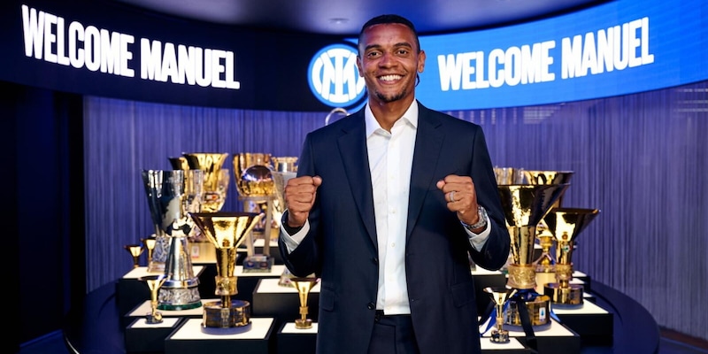 Akanji: "Inter? Tante offerte ma non volevo fare passi indietro". Poi la rivelazione sulla maglia di Vieri 4 Akanji: "Inter? Tante offerte ma non volevo fare passi indietro". Poi la rivelazione sulla maglia di Vieri