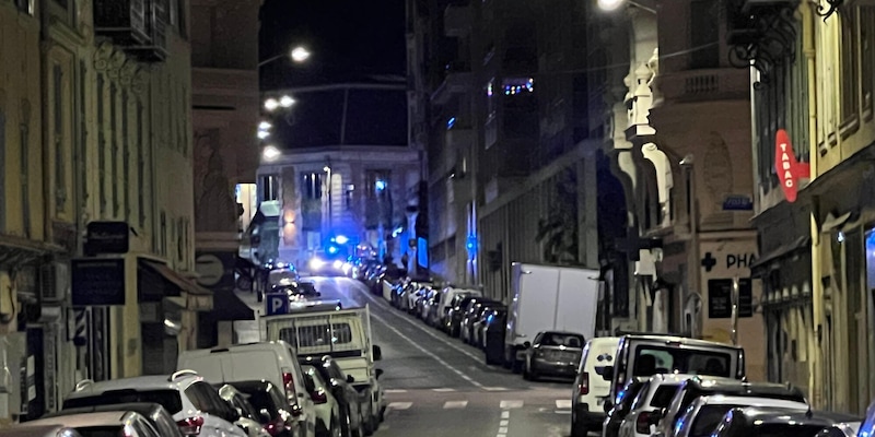 Tensione a Nizza tra gli ultras locali e i tifosi della Roma: ecco cosa è accaduto 2 Tensione a Nizza tra gli ultras locali e i tifosi della Roma: ecco cosa è accaduto