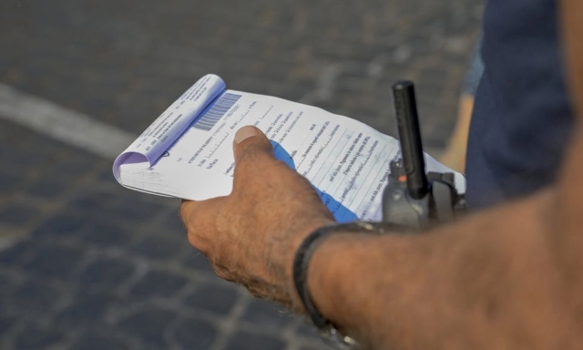 Giocatore del Frosinone guida senza patente, multa da 5mila euro 1 Giocatore del Frosinone guida senza patente, multa da 5mila euro
