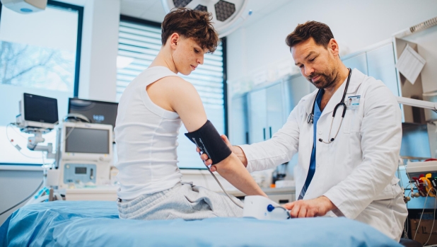 Gli esami, i test e i dubbi da sciogliere: come funzionano le visite mediche dei calciatori