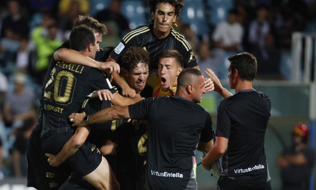 Serie B, gioia Entella dopo 4 anni. Vince l'equilibrio: Modena, Cesena e Frosinone in vetta 1 Serie B, gioia Entella dopo 4 anni. Vince l'equilibrio: Modena, Cesena e Frosinone in vetta