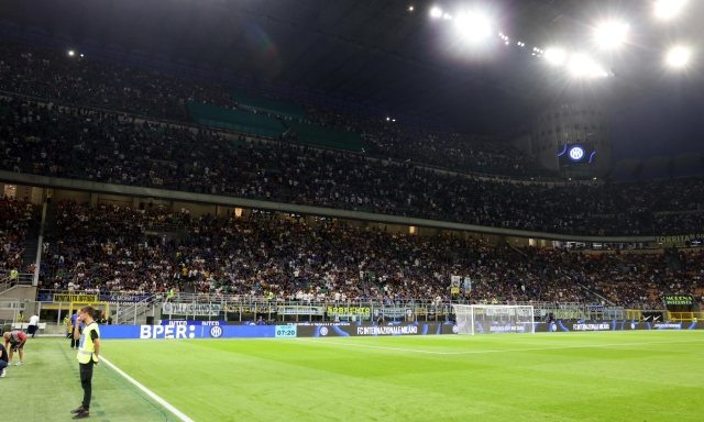 San Siro pieno ma "muto" e la sfida di Inter e Milan: la terza via tra tifo pulito e passione