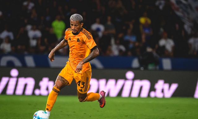 Roma, sfida sulle fasce: Wesley blinda la sinistra, a destra Tsimikas insidia Angelino